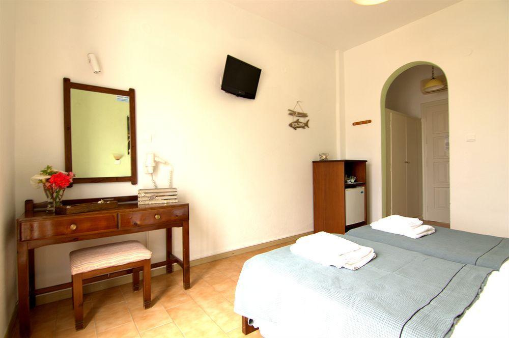 Avra Hotel 3*