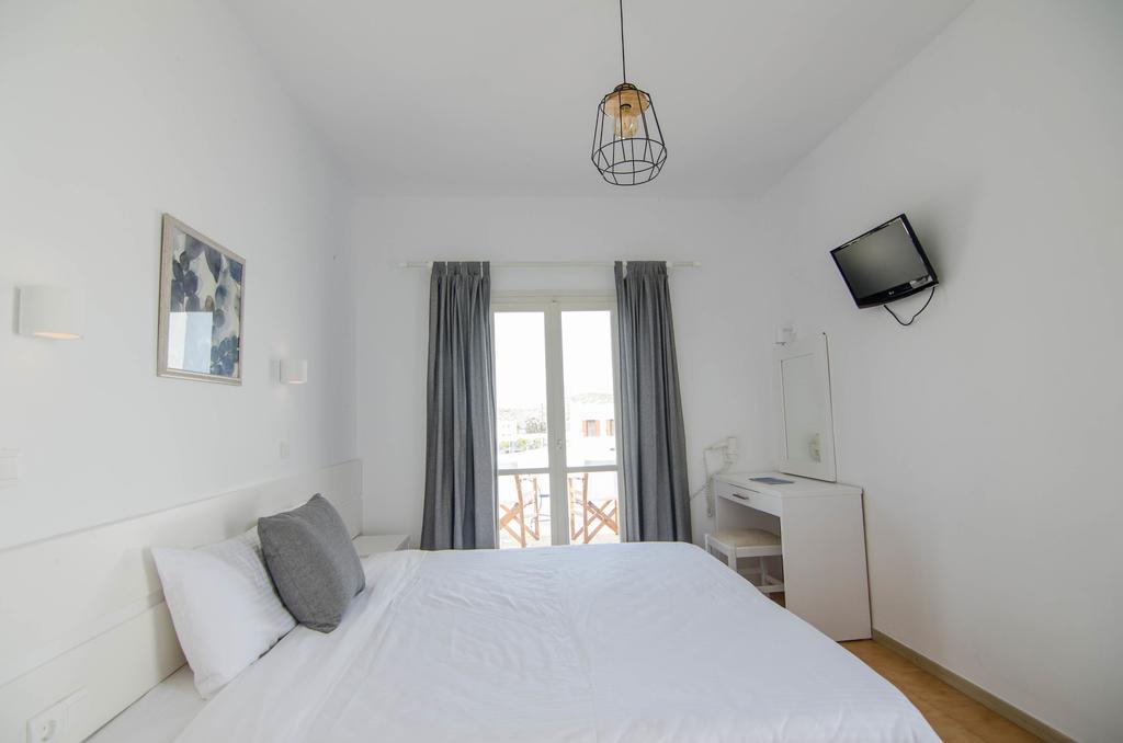 Hotel Avra 3*